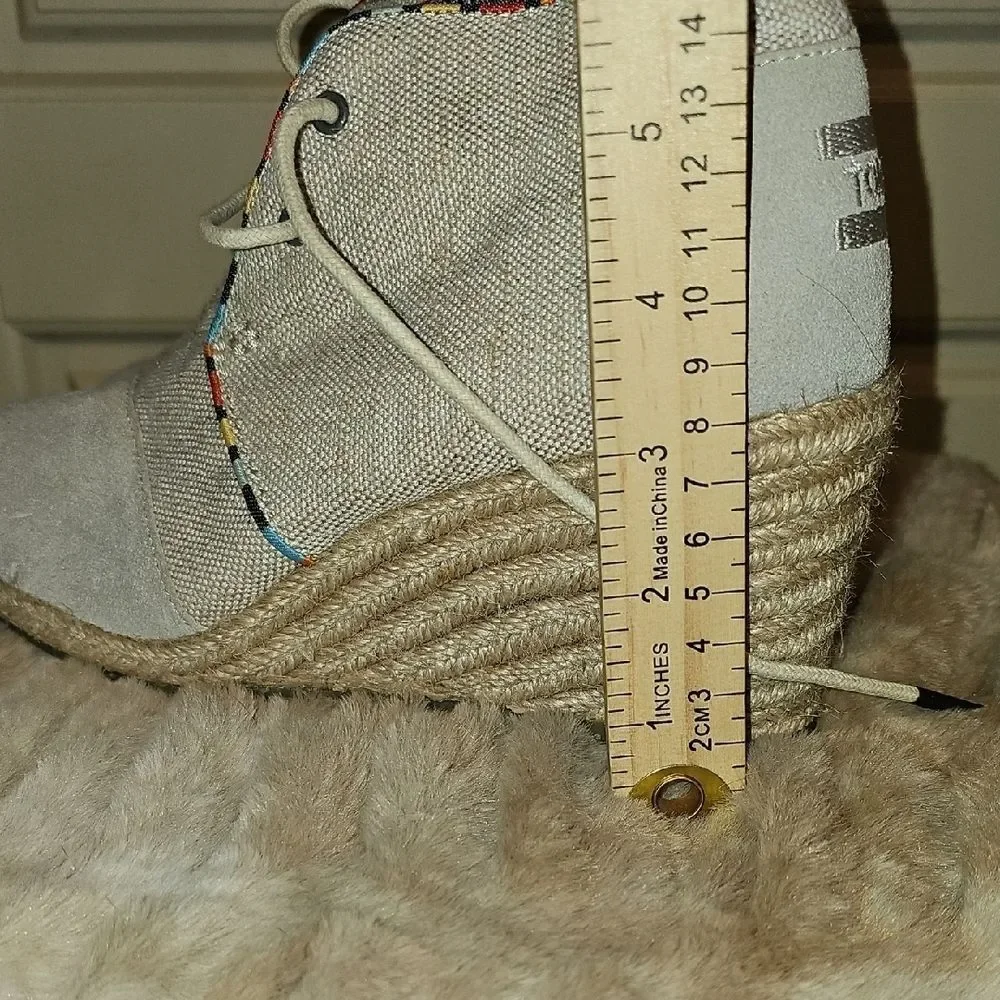 Toms stylish wedges